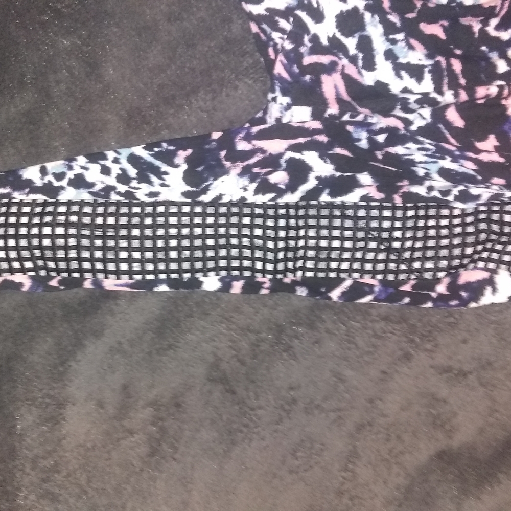 Multi color pattern blouse - Picture 4 of 5